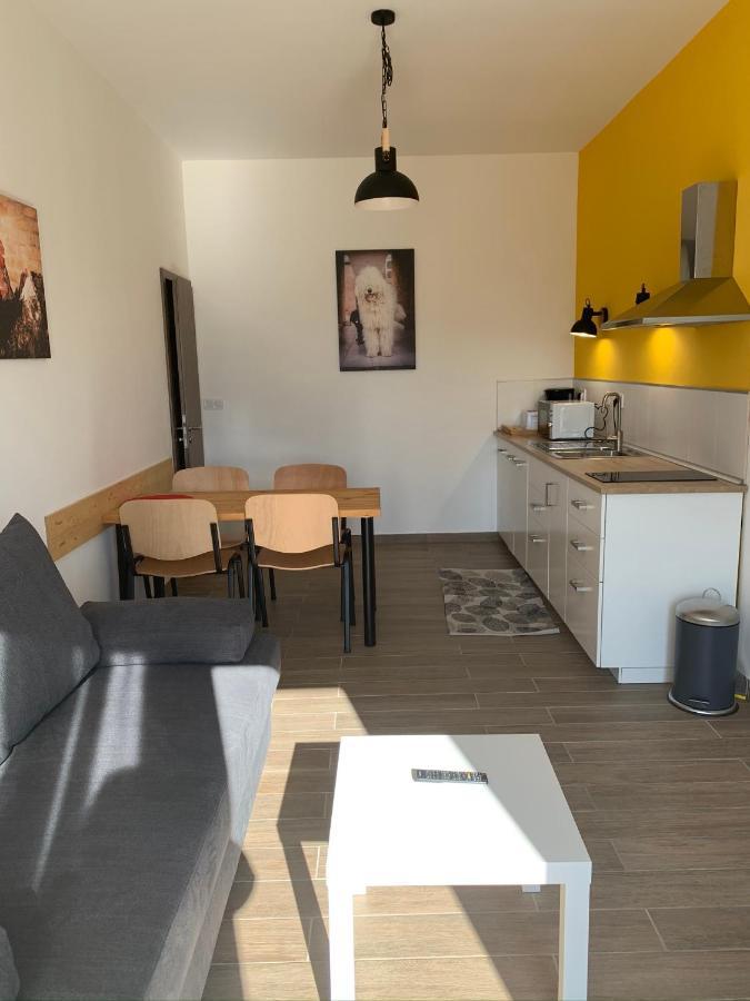Oeregtoelgy Apartman Szár 외부 사진